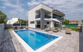 Awesome Home In Labin